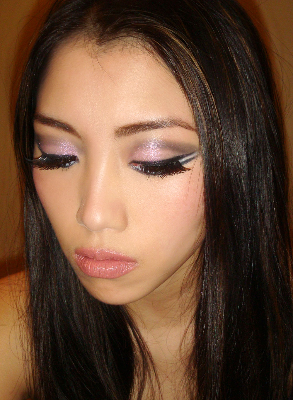 Christina Aguilera glitter eye makeup breakdown