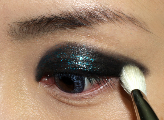 Rock 'n Roll Glitter Eye Makeup tutorial step 3