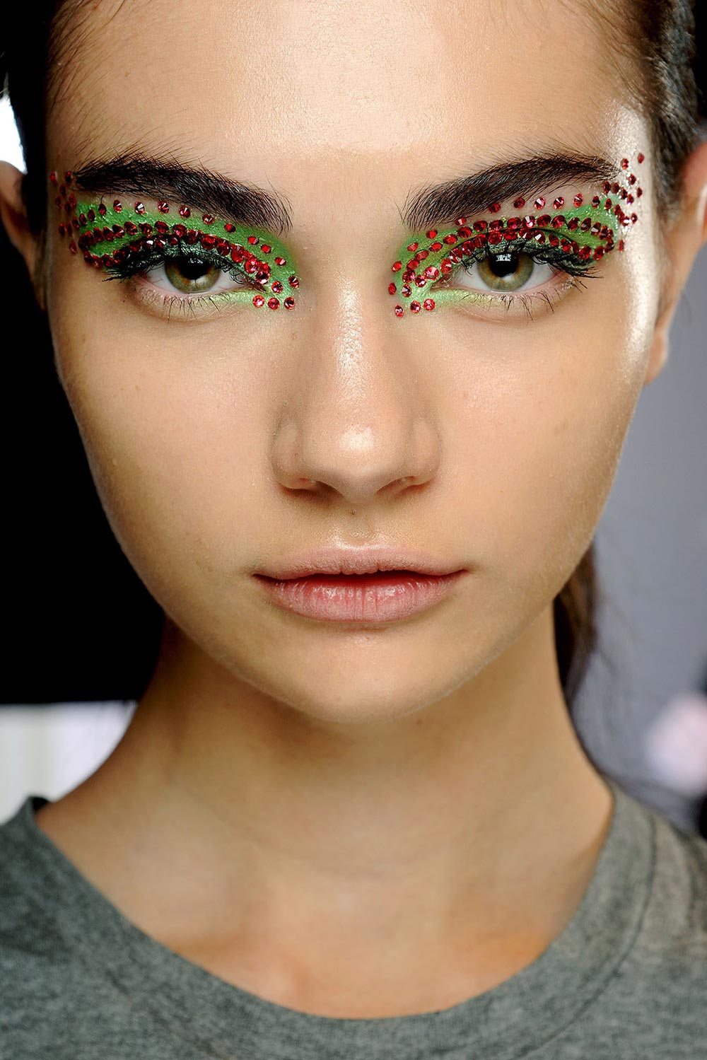 Runway Beauty Trend: Glitter Eye Makeup