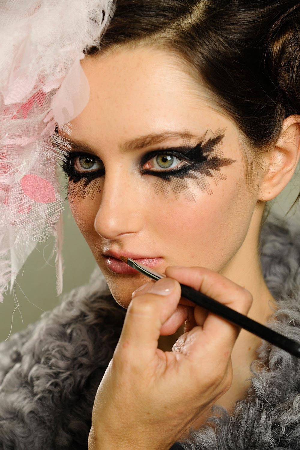 Runway Beauty: Gothic Smudgy Eye at Chanel Spring 2013 Couture – Makeup