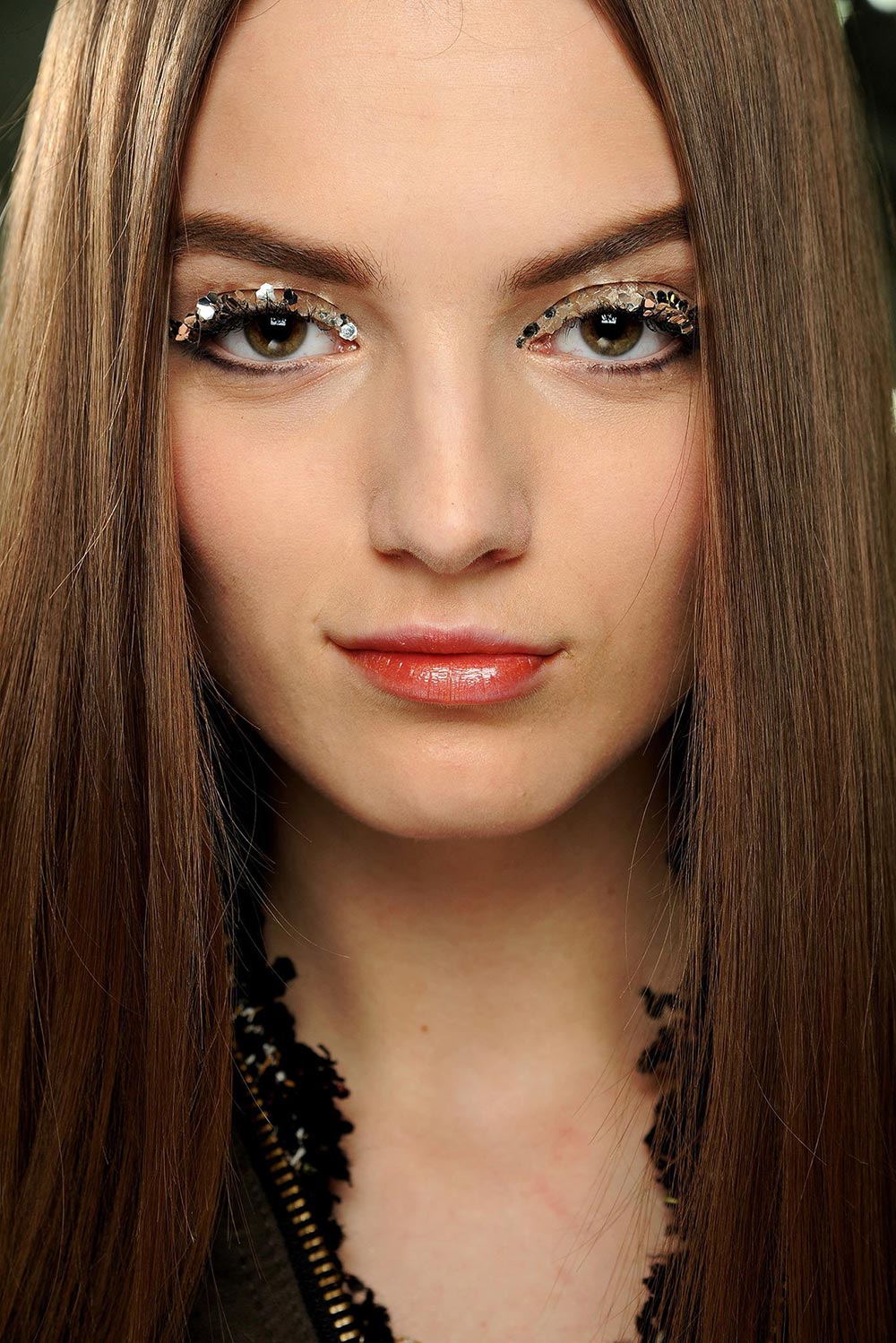 Silver glitter eye at Chanel Fall 2013