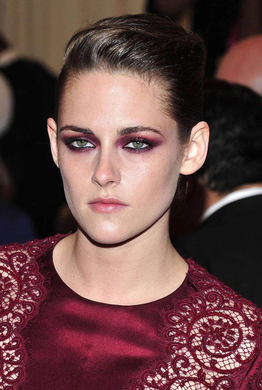 Kristen Stewart's burgundy smoky eye Makeup Look at 2013 Met Gala