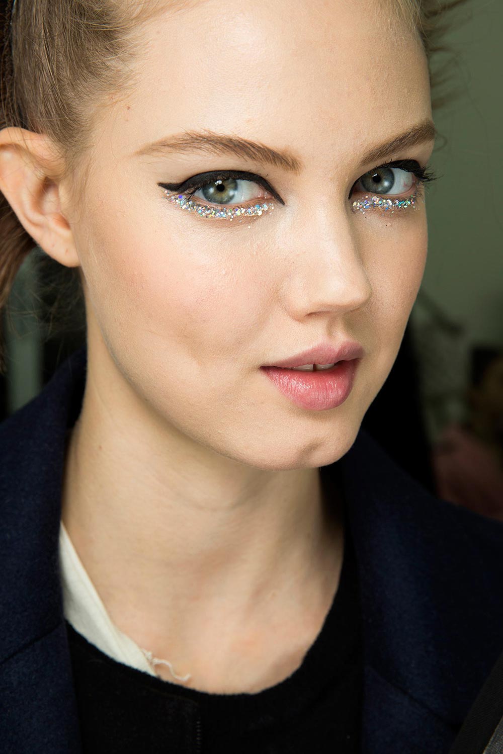 Glittery Eye at Chanel Spring 2014 Couture