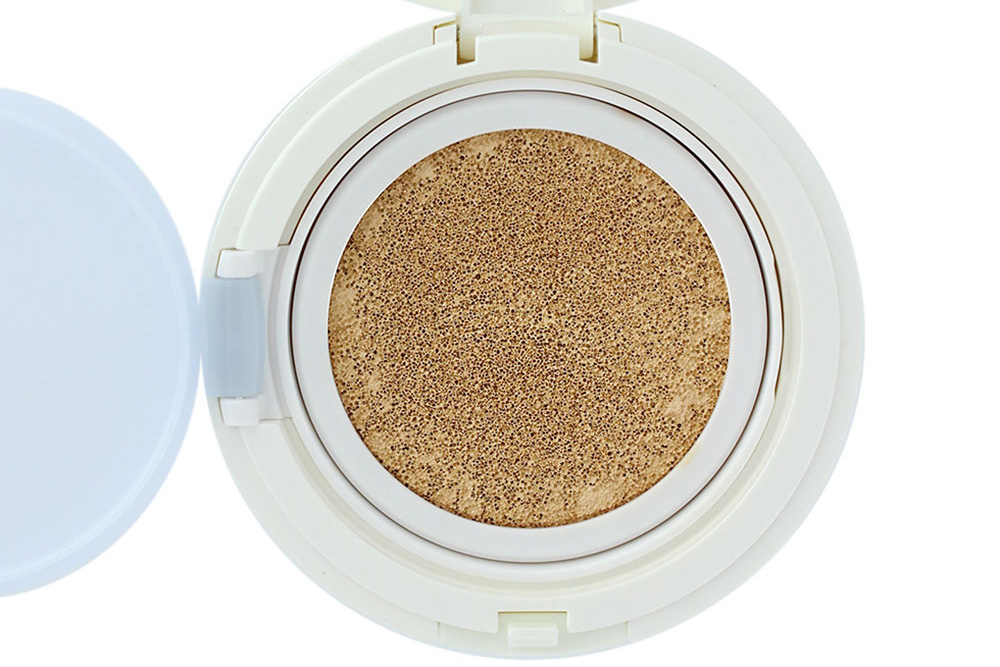Laneige Snow BB Soothing Cushion Foundation in 21 Natural Beige