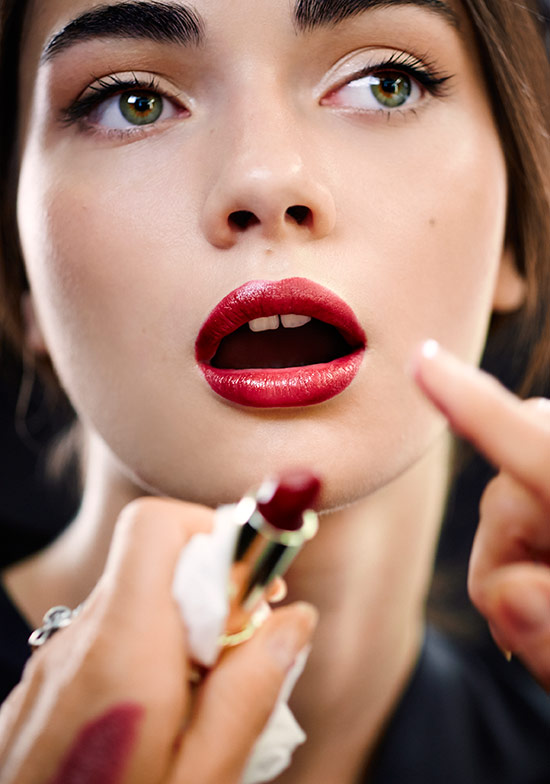 Runway Beauty Spanish Red Lips At Dolce And Gabbana Springsummer 2015