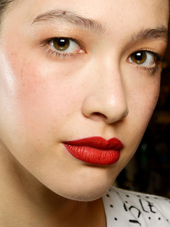 Glow skiny and red lips at Zac Posen Spring/Summer 2015