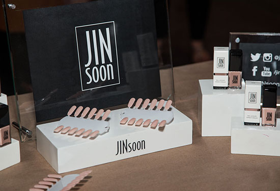 Nude manicure by JINsoon at Derek Lam Spring/Summer 2015