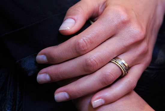 Nude manicure by JINSoon at Vera Wang Spring/Summer 2015