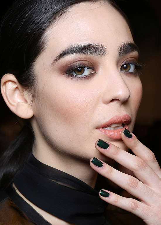 Brown smoky eyes at Nicole Miller A/W 2015