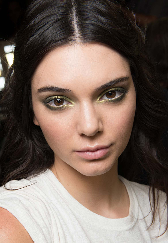 Kendall Jenner makeup at Atelier Versace Fall 2015 Couture