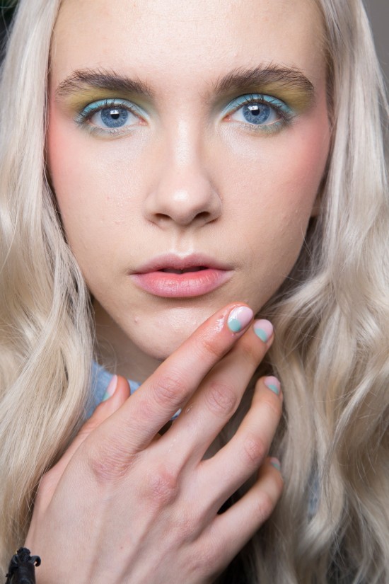 colorful-eye-makeup-nails-alexis-mabille-spring-2016