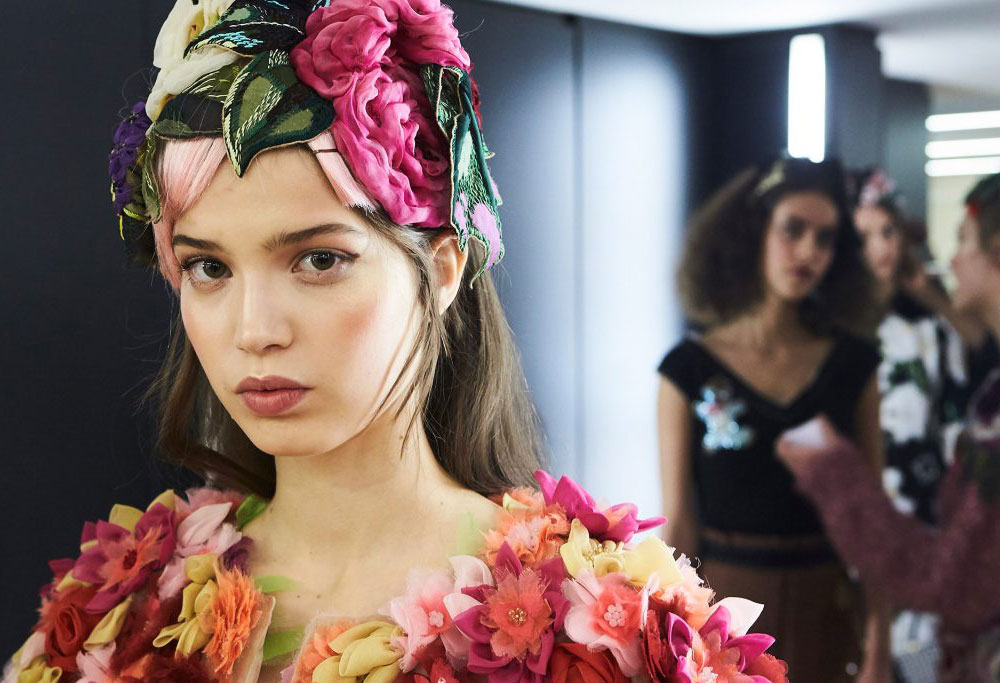 dolce-gabbana-aw-2016-runway-beauty