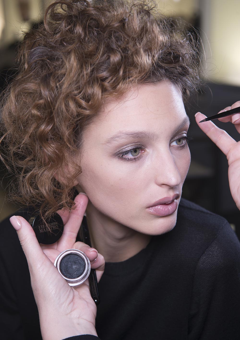 giorgio-armani-aw-2016-backstage-makeup