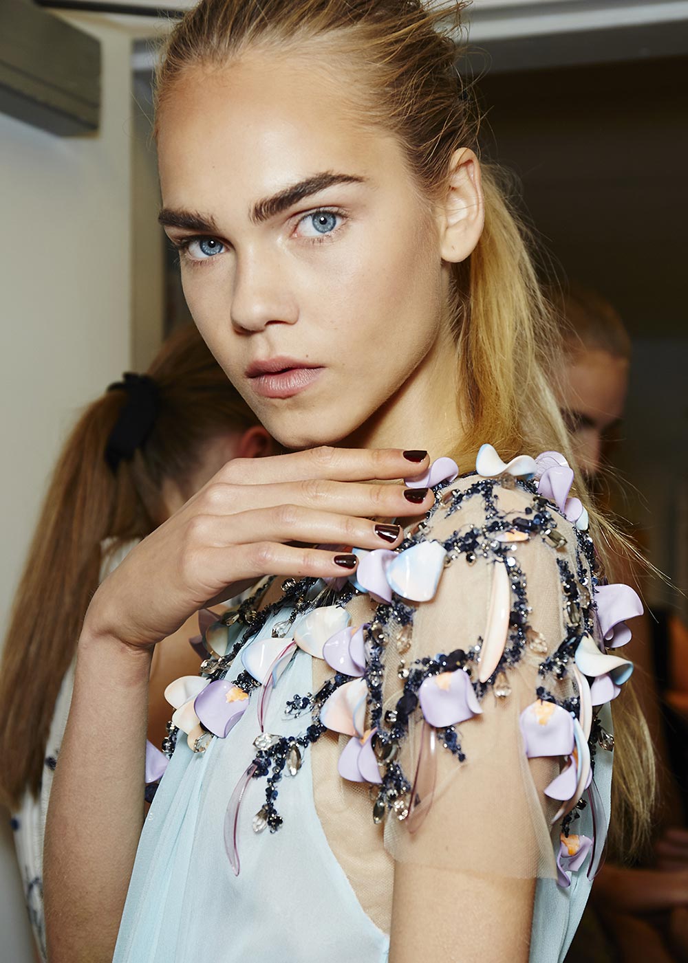 strong-brows-monique-lhuillier-spring-2017