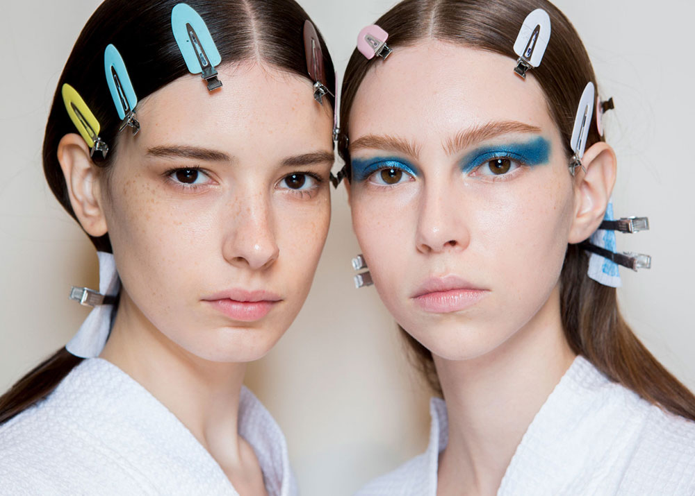 Blue eyeshadow at Victoria Beckham Spring 2017