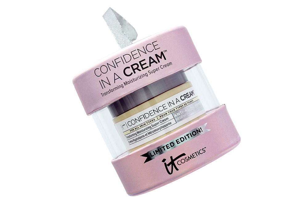 it-cosmetics-confidence-in-a-cream-ornament-review